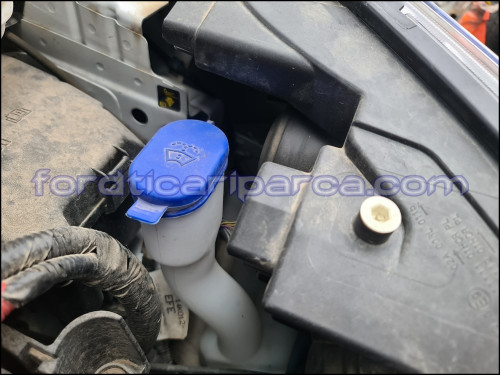 Ford Courier Cam Su Bidonu